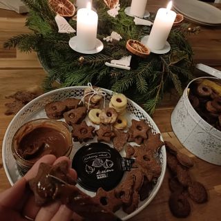 Letos cukroví v klidu a zdravě:-) Přejeme krásnou 3 adventní neděli❤️ #naturalbars #vanoce #zdraverecepty #oriskovykrem...